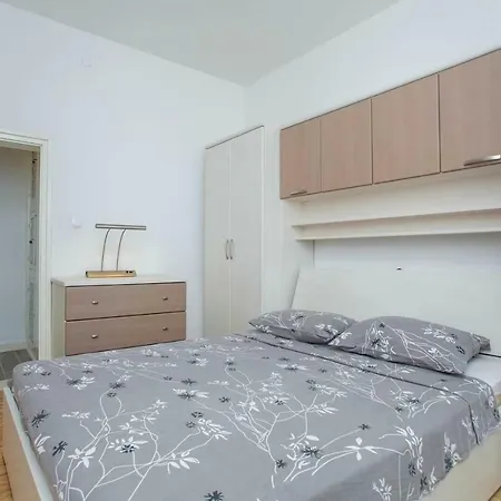 House Ivica 度假居