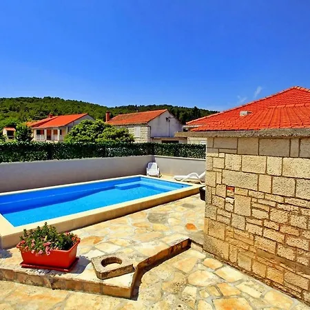 Сasa de vacaciones House Ivica Zrnovo